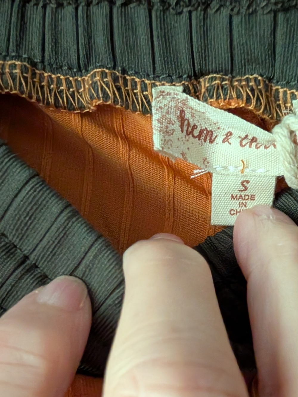 Hem & Thread Loung Set - Picture 8 of 16